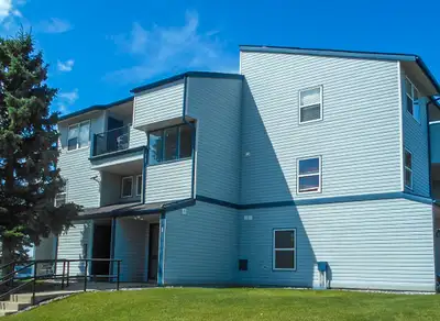 #612 - Bachelor Suite $950  Heat & Water inc. Avail July 22nd!