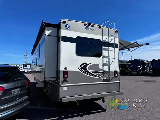 2021 Holiday Rambler Admiral 34J only 13 Milles in RVs & Motorhomes in Moncton - Image 8