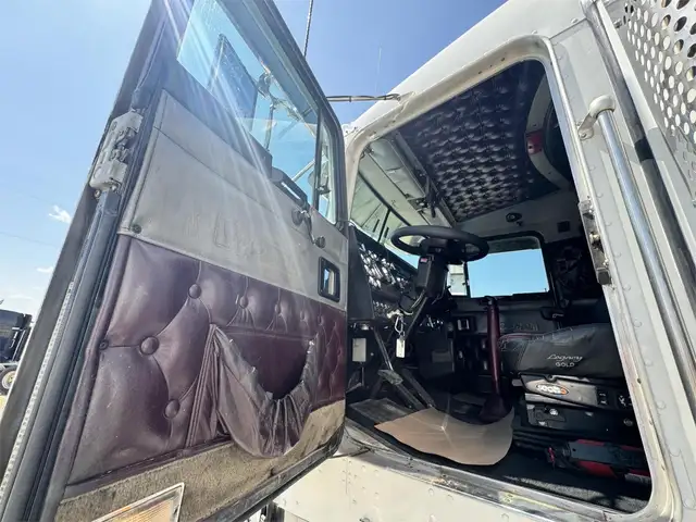1998 KENWORTH W900L in Heavy Trucks in City of Montréal - Image 14