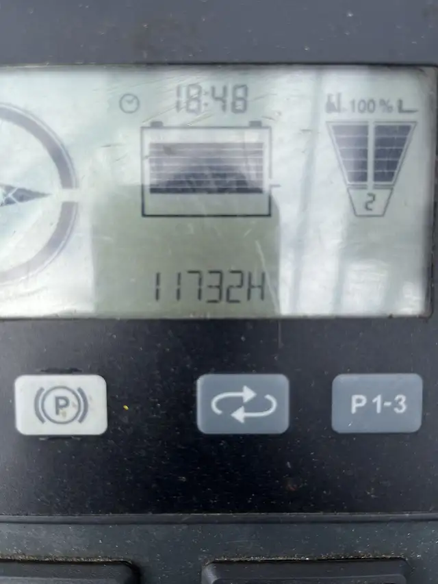 Mitsubishi DOUBLE DEEP REACH  3500lbs cap side-shift charger Inc in Heavy Equipment in Mississauga / Peel Region - Image 6