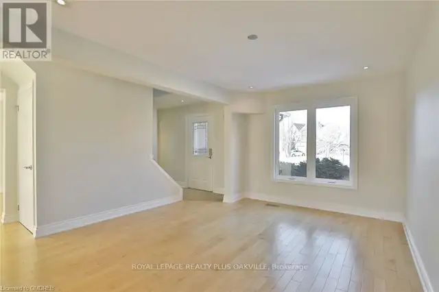 210 ROSS LANE Oakville (RO River Oaks), Ontario62865717971074123
