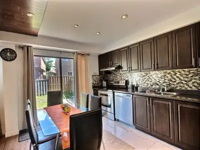 Rooms, Full House and Storage Unit for Rent. We Also Offer Moving Services - Best moving solution Fo...