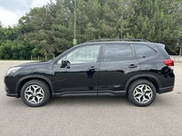 // ACCIDENT FREE!! // This 2023 Subaru Forester Premier is a well-equipped compact SUV built for Can... (image 9)