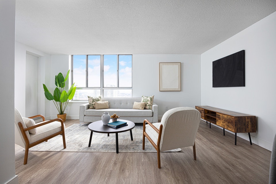 2 Large Bedroom Apartment for Rent - 440 McMurchy Avenue South 5