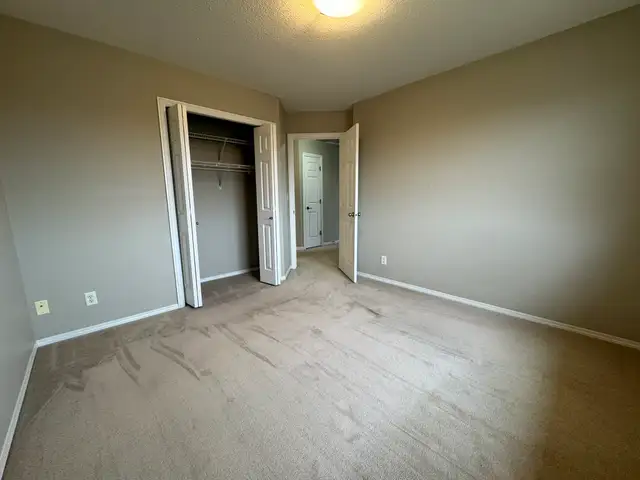 Spacious 2 Bed Apt with Covered Parking - Small Pet Friendly! in Long Term Rentals in Red Deer - Image 9