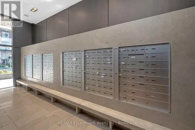1606 - 1940 IRONSTONE DRIVE Burlington (Uptown), Ontario in Condos for Sale in Oakville / Halton Region - Image 39