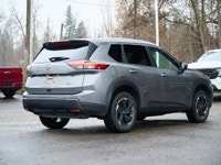 Exterior Highlights Exclusive blacked-out styling: dark chrome V-Motion grille, black mirror caps, b... (image 3)