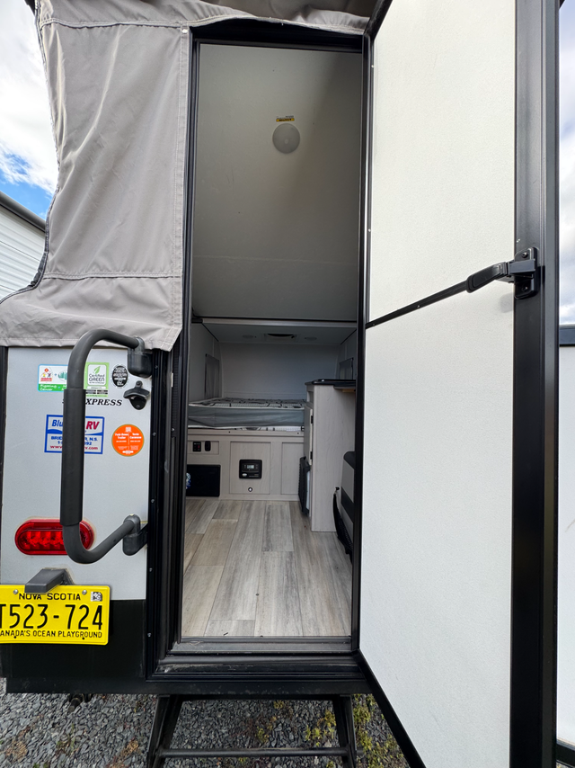 2023 Clipper Express 9.0TD - Adventure Camper in Travel Trailers & Campers in Bedford - Image 9