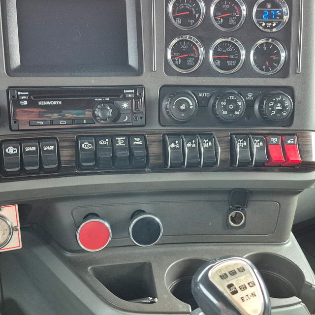 2019 Kenworth T 880 in Heavy Trucks in Calgary - Image 4