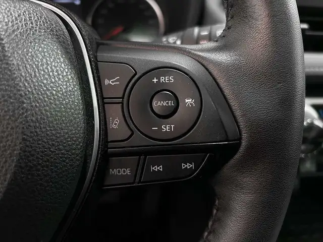 2022 Toyota RAV4 XLE AWD - TOIT OUVRANT - VOLANT CHAUFFANT - MAG in Cars & Trucks in Québec City - Image 19