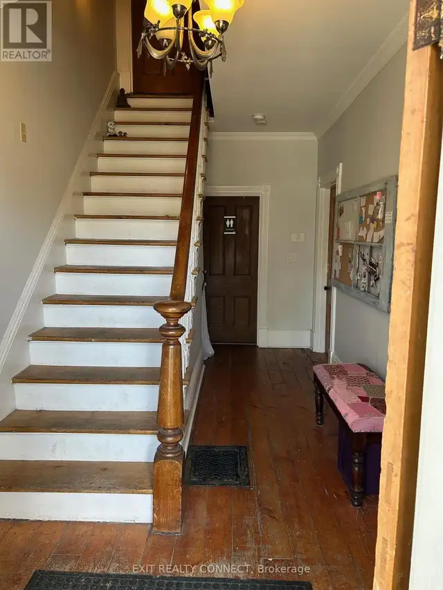 1&2 - 87 MAIN STREET N Milton (Campbellville), Ontario in Commercial & Office Space for Rent in Oakville / Halton Region - Image 3