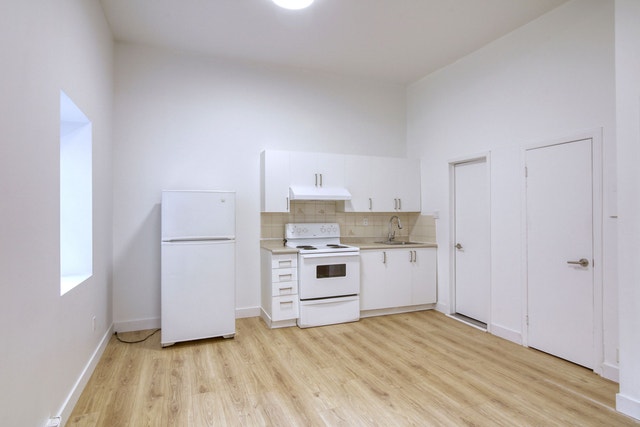 539 Prince-Arthur west — photo 3