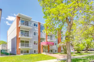 ⚡️Bright, Upgraded Two Bedroom, Top Floor, Corner Unit Located In Beautiful Walkable Wîhkwêntôwin (F...