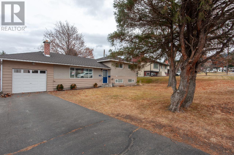1716 KNOLLWOOD CRES Kamloops, British Columbia Houses for Sale
