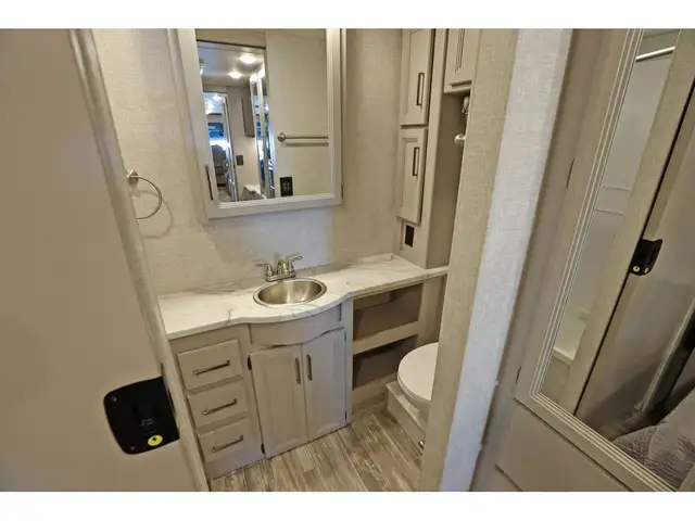 2022 Thor Motor Coach Hurricane 35M Classe A VR / RV 1.5 SDB + F in RVs & Motorhomes in Laval / North Shore - Image 21