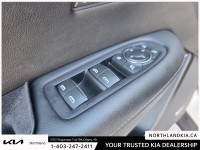 2022 Cadillac XT5 Premium Luxury Platinum Ready for anything, from the streets of Calgary to the hig... (image 7)