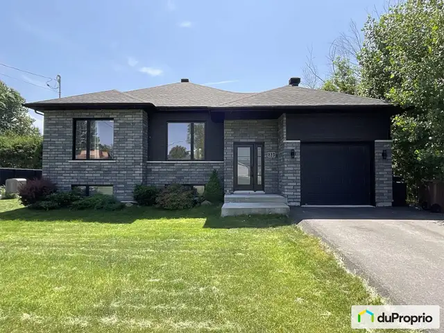 $775,000 - 2 Storey for sale in St-Jean-sur-Richelieu (St-Luc) in Houses for Sale in Saint-Jean-sur-Richelieu - Image 2