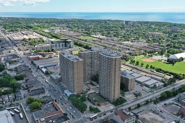 Renovated 3 Bdm.  Apt.  for Rent in Toronto's Danforth Village! in Long Term Rentals in City of Toronto - Image 15
