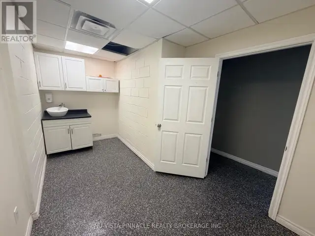 389 LYLE STREET London East (East L), Ontario in Commercial & Office Space for Rent in London - Image 8