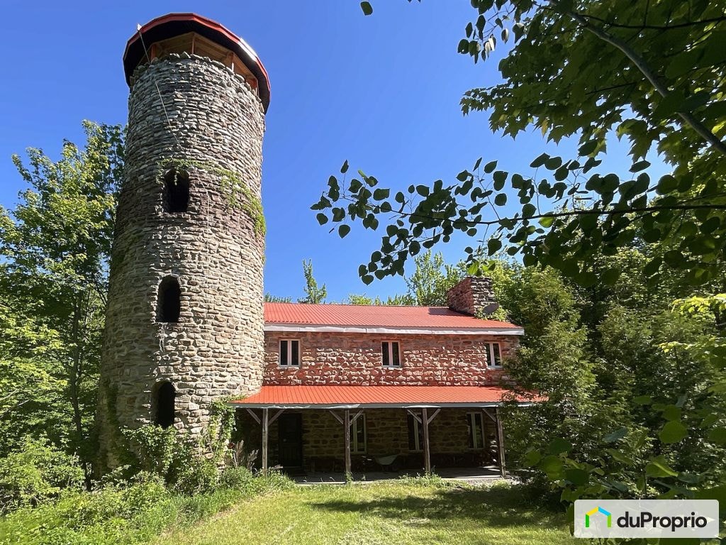 $785,000 - Split Level for sale in Havelock — photo 1