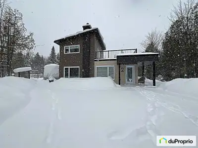 Maison clé en main, sans voisins arrière, ni à droite - paix et nature - libre immédiatement Au pied...