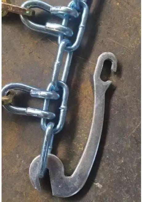 NEW SKID STEER LOADER TIRE CHAINS SNOW CHAIN 12X16.5 & 10X16.5 in Heavy Equipment Parts & Accessories in Prince Albert - Image 4