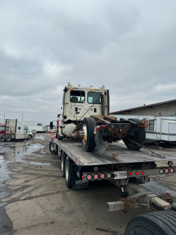 SCRAP FORKLIFTS MACHINES. HEAVY TRUCKS WANTED 4165433400 $$$ in Other in Mississauga / Peel Region - Image 4