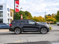 // ACCIDENT FREE!! // // SINGLE OWNER! // Discover the reliability and versatility of the 2022 Ford... (image 1)