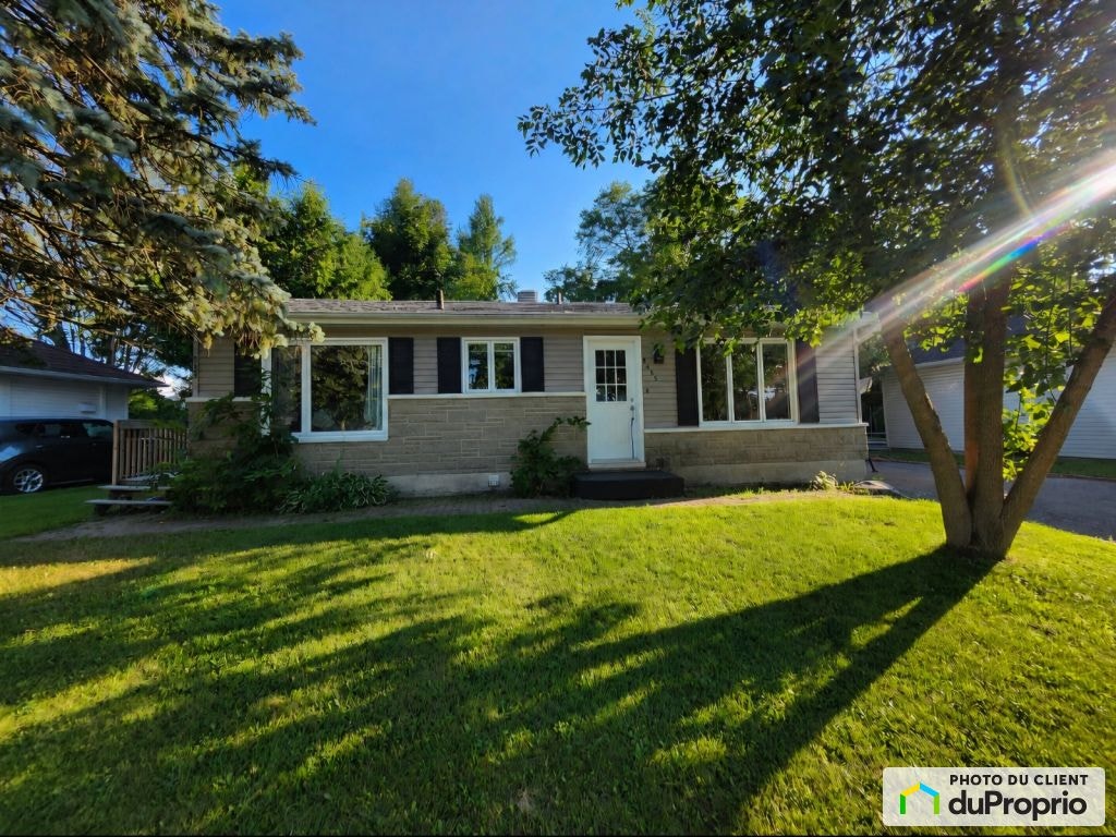 $649,000 - Bungalow for sale in Charlesbourg — photo 1