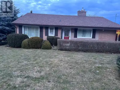 MAIN - 17 SORA DRIVE Mississauga (Streetsville), Ontario