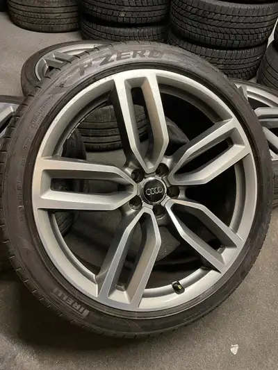 Nice set of OEM Audi SQ5 wheels in 2 tone finish. Has some curbrash but overall good wheels. NOTE: T...
