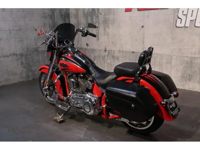 2011 Harley-Davidson SOFTAIL CVO CONVERTIBLE (FLSTSE2) in Street, Cruisers & Choppers in Ottawa - Image 5