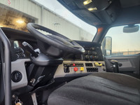 Ryder Stock ID: 243060 Transmission Type/Speed: MANUAL 18 Engine: DIESEL DD15 GHG'17 505/1625 Horse... (image 8)