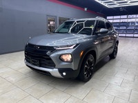 Experience the 2023 Chevrolet TrailBlazer LT in a stunning gray finish with the confidence of all-wh... (image 3)