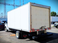 Comes equipped with: Shark fin antenna, LED Headlights, LED Daytime Running Lights, Daytime Running... (image 8)