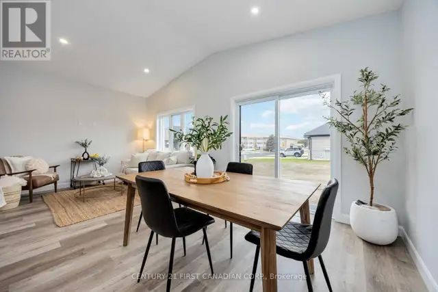9 POSTMA CRESCENT North Middlesex (Ailsa Craig), Ontario in Houses for Sale in Grand Bend - Image 12