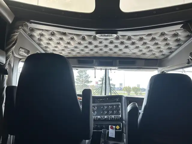 2015 KENWORTH T800 in Heavy Trucks in Saskatoon - Image 28