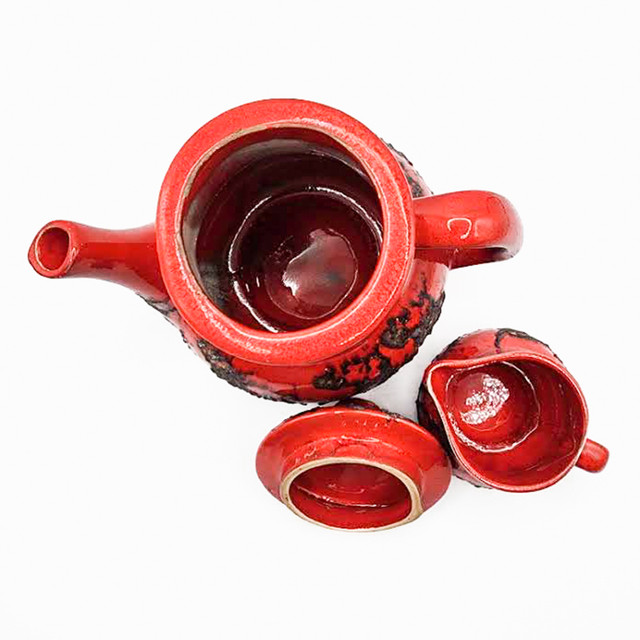 Vintage 1970s Laurentian Pottery Fat Red Lava teapot and creamer in Arts & Collectibles in Oakville / Halton Region - Image 3