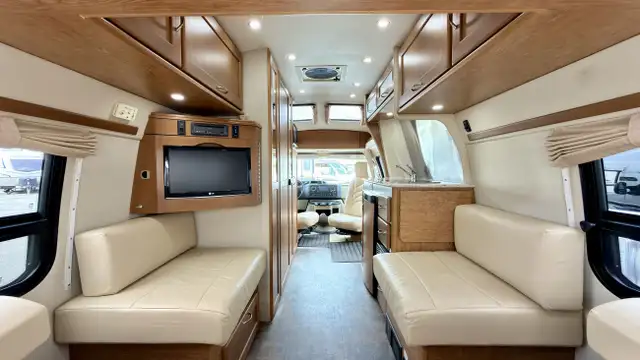 2010 PLEASURE-WAY Excel TS in RVs & Motorhomes in Victoria - Image 6