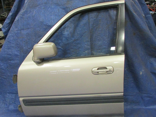 Honda CRV Bumper Hood Headlight Fender Grille Mirror 1997-2001 in Auto Body Parts in Mississauga / Peel Region - Image 3