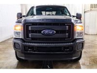 **ONE OWNER - ACCIDENT FREE** 42,316 KM This 2016 Ford F-250 4x4 Crew Cab XL Longbox is powered by a... (image 4)