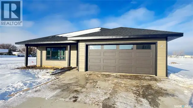 21 Murraydale CRESCENT Maple Creek, Saskatchewan in Houses for Sale in Swift Current - Image 2