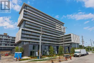 Available Spacious 1 Bedroom and 1 Washroom Condo With Large Balcony. 1 Parking, 1 Locker included....