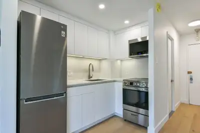 Renovated Akelius studio apartment for rent. Located near Fabre in the Plateau Mont-Royal neighborho...
