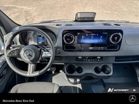 Mercedes-Benz Rive-Sud, la destination Mercedes-Benz par excellence. Bienvenue en première classe. D... (image 9)