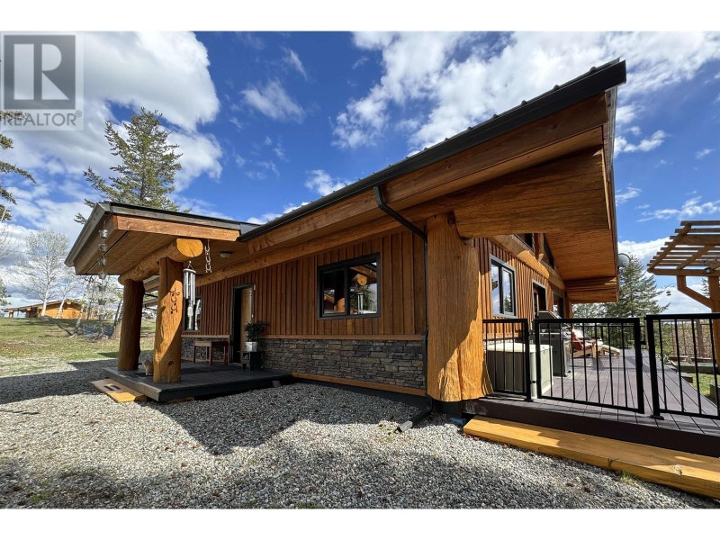 100 VALLEY ROAD Williams Lake, British Columbia Houses for Sale