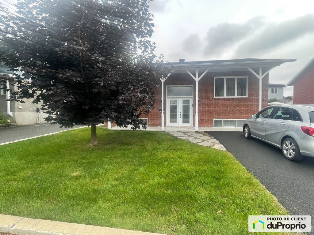 $619,000 - Bungalow for sale in Longueuil (St-Hubert) — photo 1