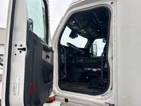 2020 FREIGHTLINER T12664ST;Heavy Duty Trucks - Conventional Truck w/ Sleeper Penske Location 525 MAC... (image 8)