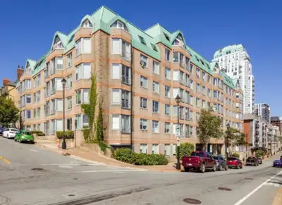 This lovely condo is just steps from the vibrant Halifax Waterfront, with easy access to an array of...