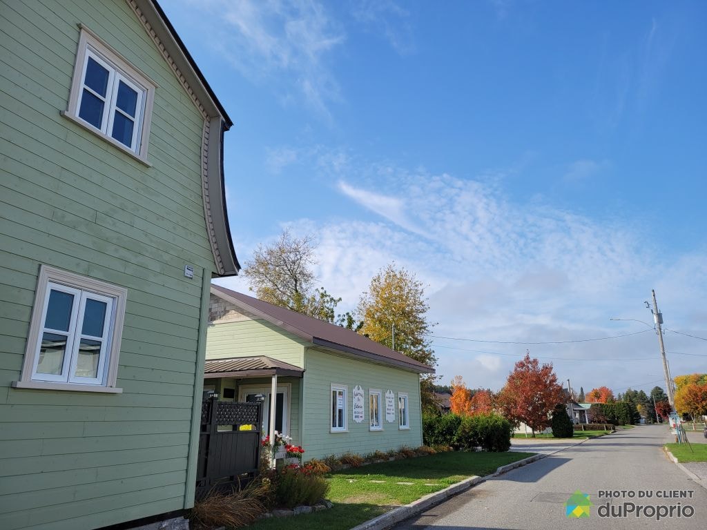 $399,000 - 2 Storey for sale in St-Alban — photo 1